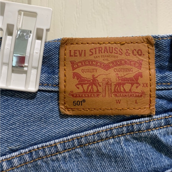 Levis 501 Jean Shorts - Picture 6 of 6